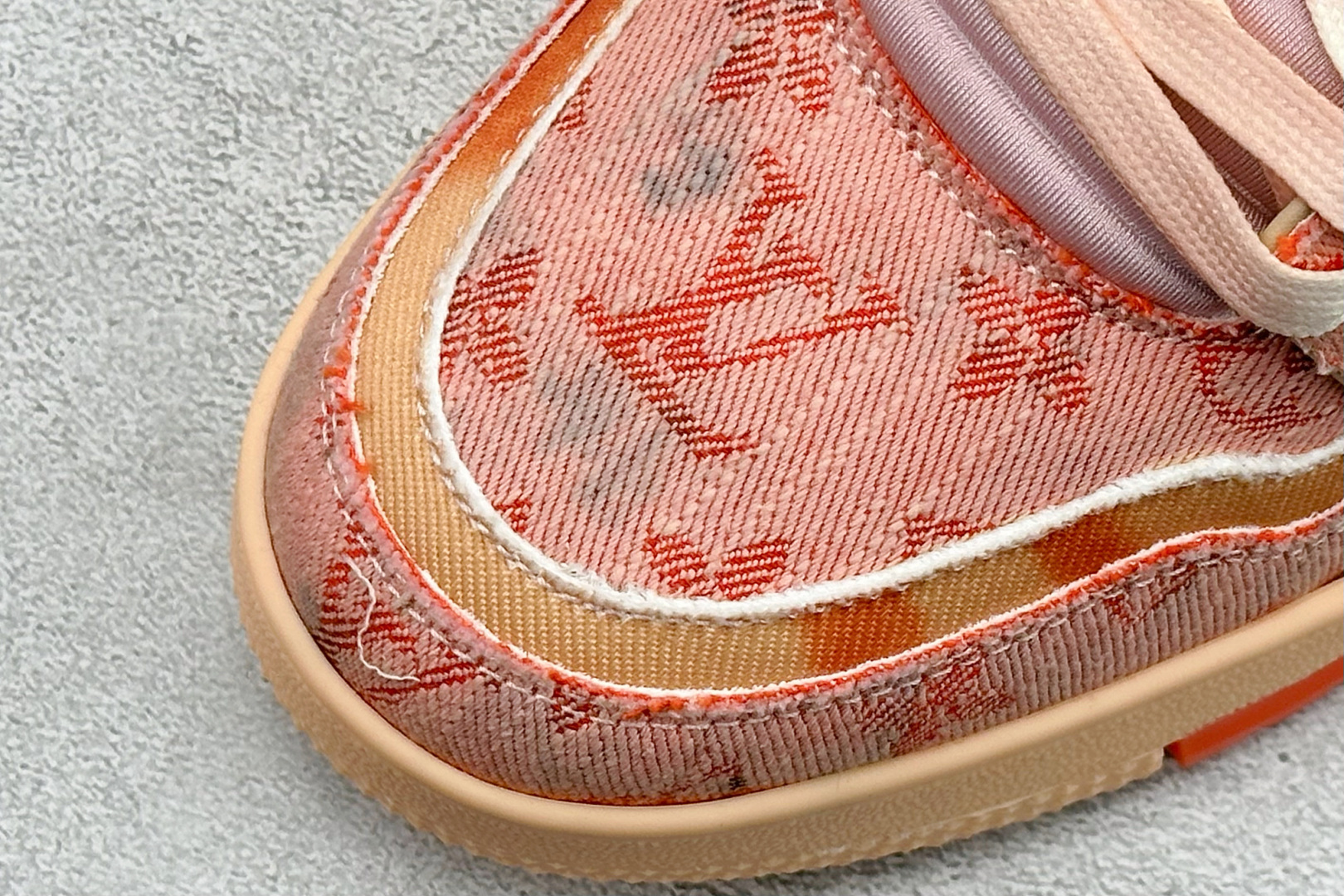 YS纯原LOUISVUITTONTrainer牛皮革复古设计网眼徽标低帮板鞋 YS纯原LOUISVUITTONTrainer牛皮革复古设计网眼徽标低帮板鞋