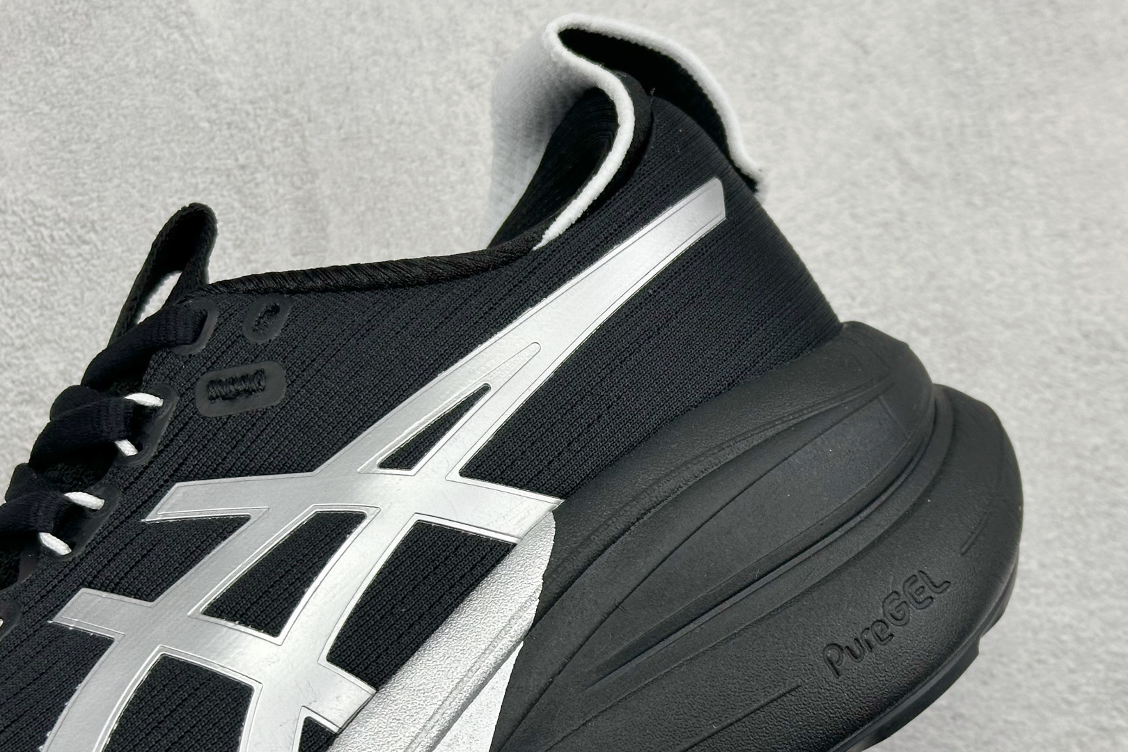 200 Asics Gel-Nimbus 28 亚瑟士复古透气休闲鞋缓震男子耐磨跑步鞋 1011C145-001-Chinese UA Cheap High Quatity Brand Clothes Bags handbags Sneakers wholesale wholesaler seller from China Factory suppliers Fashion Clothing Shoes best Quality Beautiful Price 200 Asics Gel-Nimbus 28 亚瑟士复古透气休闲鞋缓震男子耐磨跑步鞋 1011C145-001
