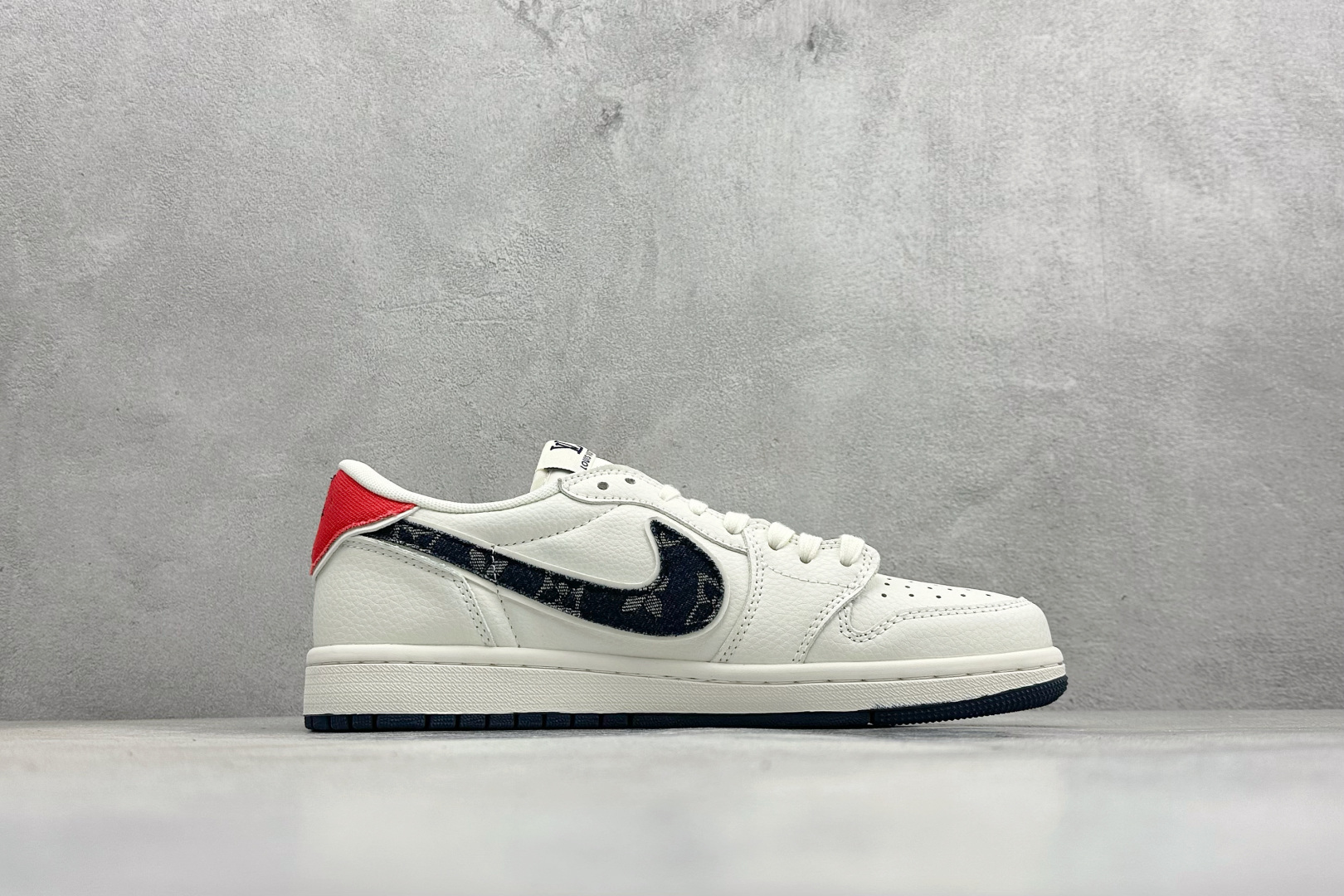 Nike Jordan Air Jordan倒勾 “ LV联名——蓝红牛仔勾” 高端定制 低帮 复古 减震 防滑 耐磨 篮球鞋 JW1188-168