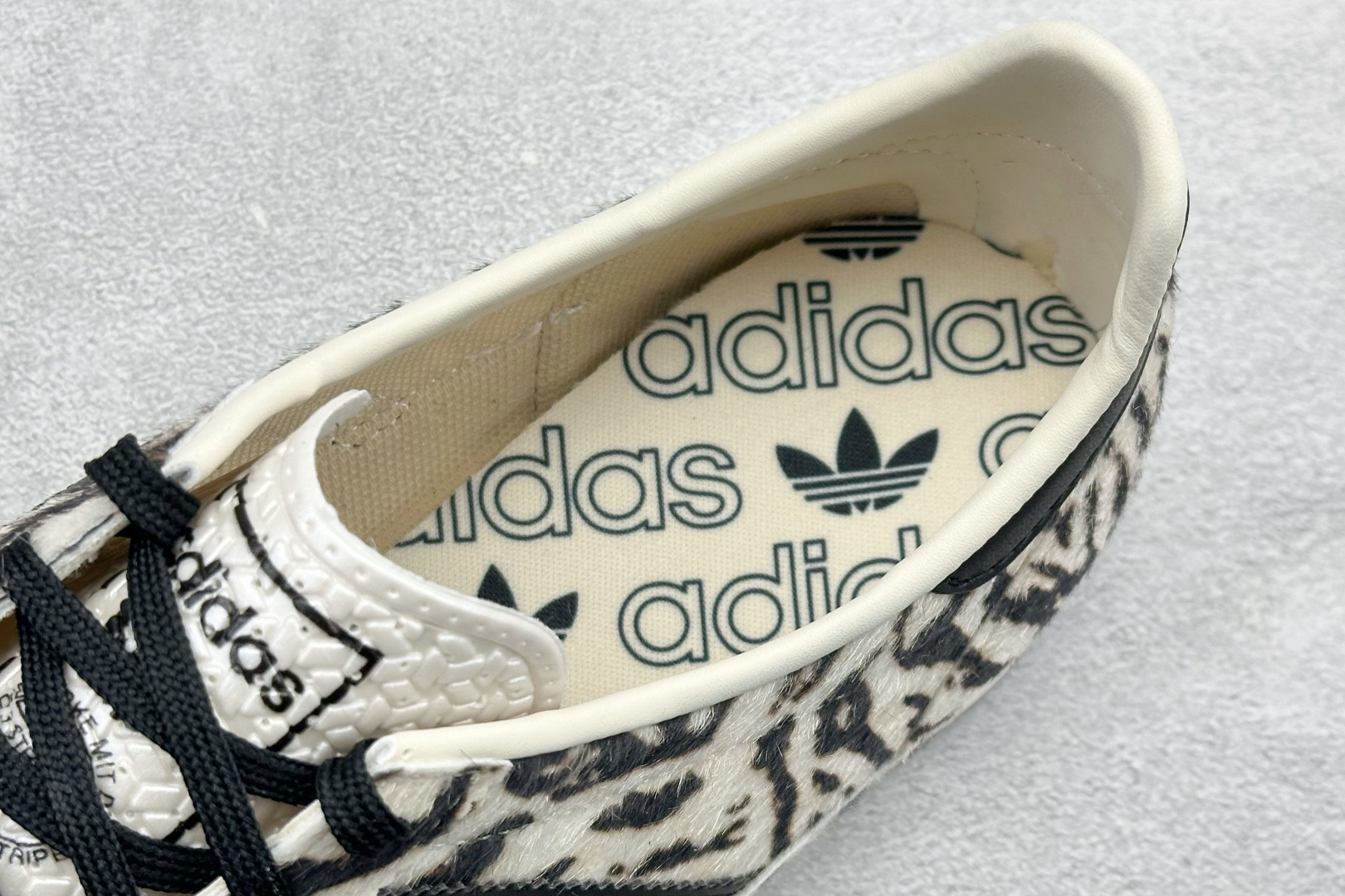 ML版AD Originals SL 72 RS 休闲防滑耐磨低帮板鞋 KH8811 ML版AD Originals SL 72 RS 休闲防滑耐磨低帮板鞋 KH8811