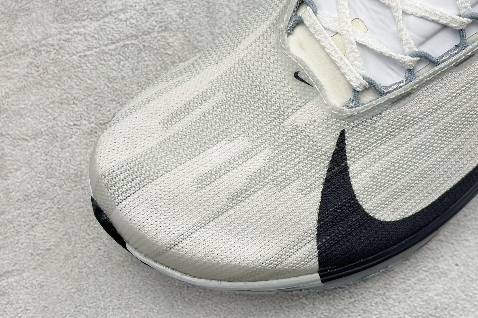 F版Nike Zoomx Streakfly 2 低帮跑步鞋 超薄针织鞋面 柔软缓震 耐克马拉松跑鞋 HF6416-100