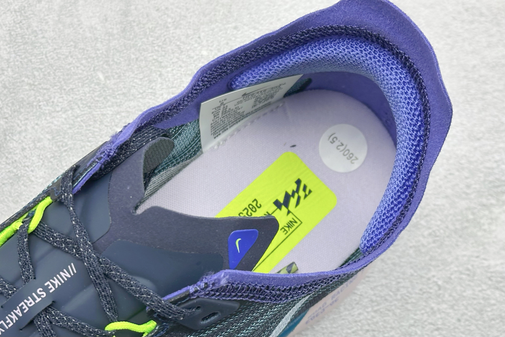 F版Nike Zoomx Streakfly 2 低帮跑步鞋 超薄针织鞋面 柔软缓震 耐克马拉松跑鞋 HF6416-401 F版Nike Zoomx Streakfly 2 低帮跑步鞋 超薄针织鞋面 柔软缓震 耐克马拉松跑鞋 HF6416-401