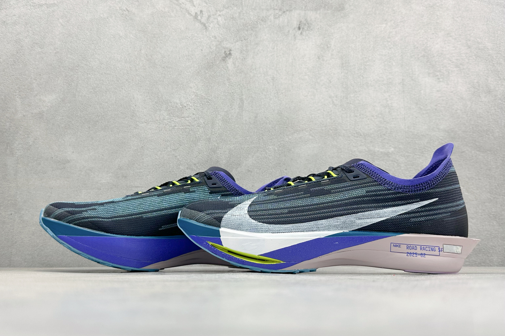 F版Nike Zoomx Streakfly 2 低帮跑步鞋 超薄针织鞋面 柔软缓震 耐克马拉松跑鞋 HF6416-401 F版Nike Zoomx Streakfly 2 低帮跑步鞋 超薄针织鞋面 柔软缓震 耐克马拉松跑鞋 HF6416-401