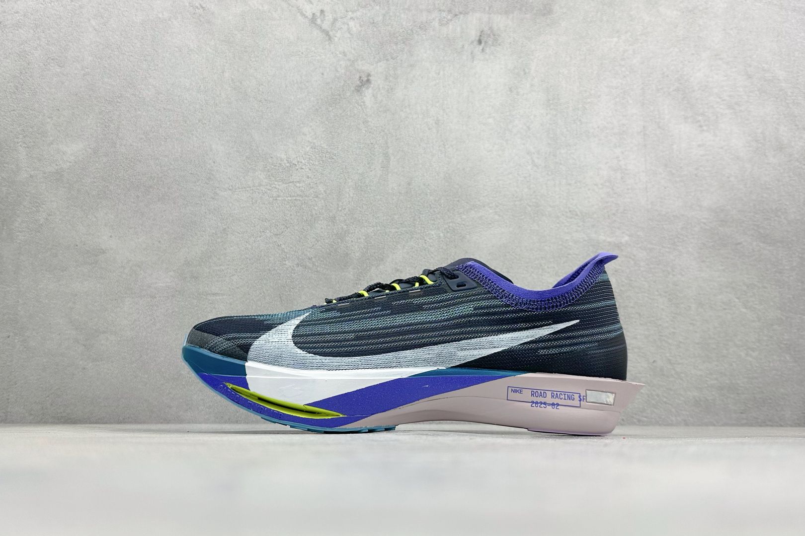 F版Nike Zoomx Streakfly 2 低帮跑步鞋 超薄针织鞋面 柔软缓震 耐克马拉松跑鞋 HF6416-401 F版Nike Zoomx Streakfly 2 低帮跑步鞋 超薄针织鞋面 柔软缓震 耐克马拉松跑鞋 HF6416-401