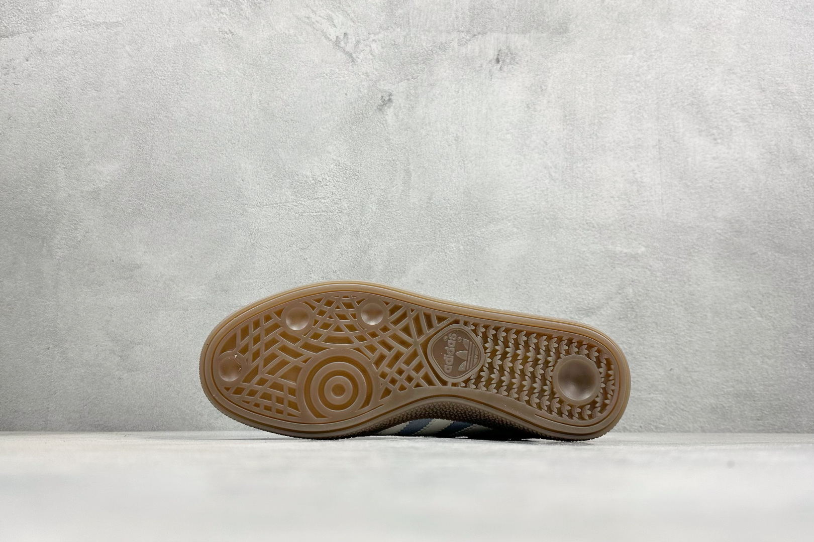 HZ版Adidas Handball Spezial 阿迪达斯经典复古休闲板鞋 KI5933 HZ版Adidas Handball Spezial 阿迪达斯经典复古休闲板鞋 KI5933