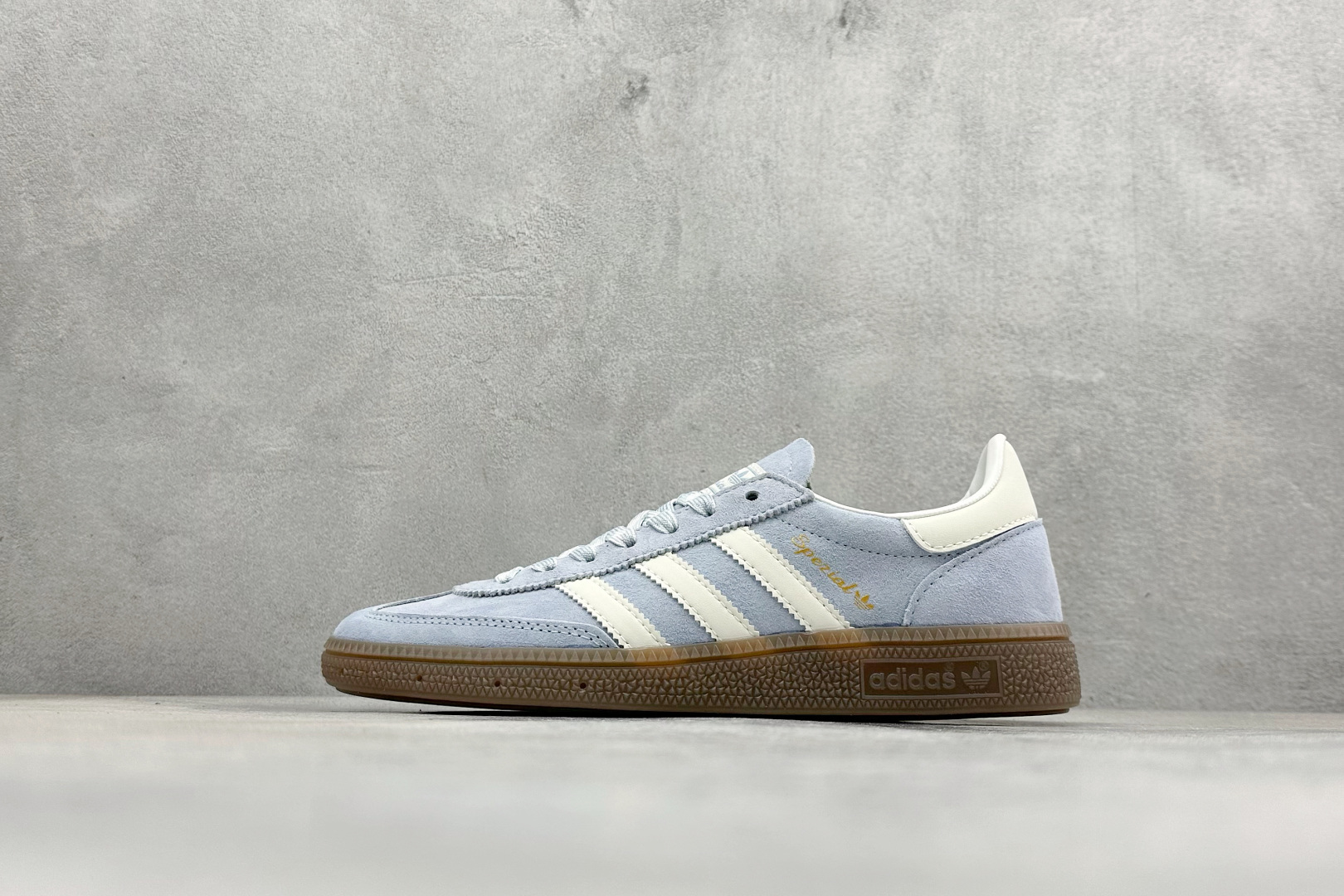 HZ版Adidas Handball Spezial 阿迪达斯经典复古休闲板鞋 KI5933 HZ版Adidas Handball Spezial 阿迪达斯经典复古休闲板鞋 KI5933