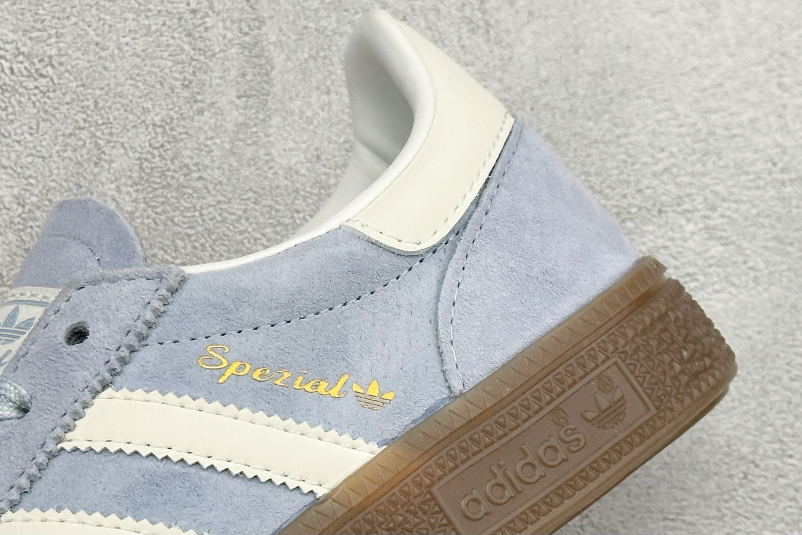 HZ版Adidas Handball Spezial 阿迪达斯经典复古休闲板鞋 KI5933 HZ版Adidas Handball Spezial 阿迪达斯经典复古休闲板鞋 KI5933