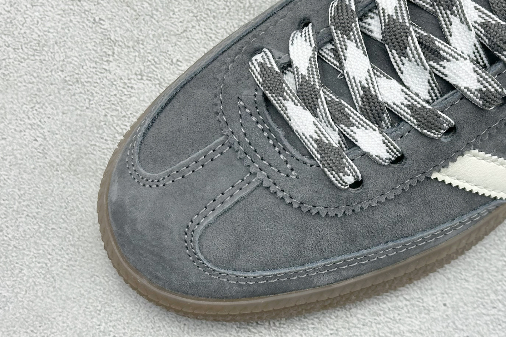 HZ版Adidas Handball Spezial 阿迪达斯经典复古休闲板鞋 KJ6303 HZ版Adidas Handball Spezial 阿迪达斯经典复古休闲板鞋 KJ6303