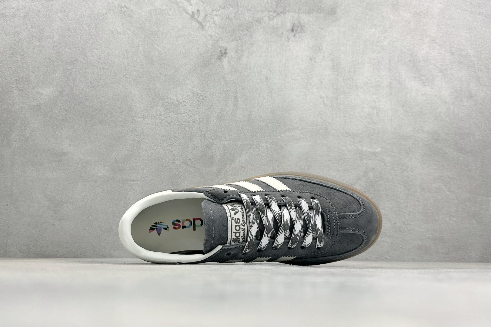 HZ版Adidas Handball Spezial 阿迪达斯经典复古休闲板鞋 KJ6303 HZ版Adidas Handball Spezial 阿迪达斯经典复古休闲板鞋 KJ6303