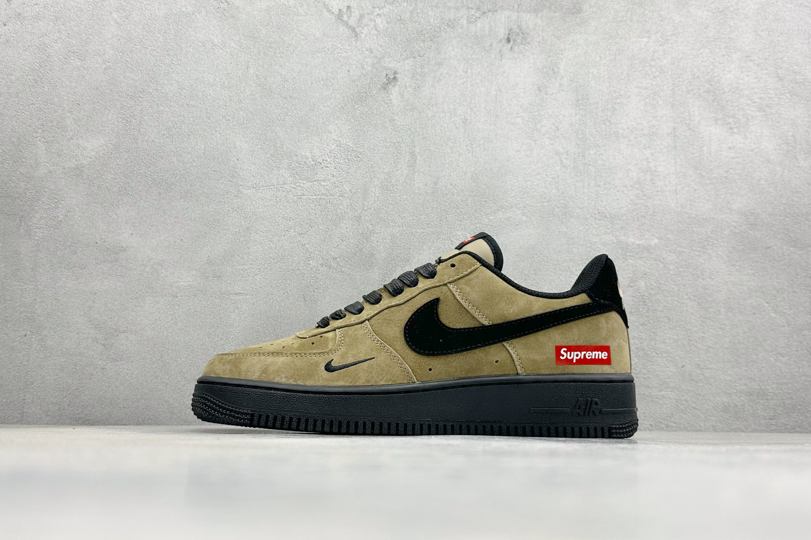SC版NIke Air Force 1 ’07 Low “LV联名–卡其墨黑” 空军一号低帮 运动鞋 休闲鞋 DV5477-201 SC版NIke Air Force 1 ’07 Low “LV联名–卡其墨黑” 空军一号低帮 运动鞋 休闲鞋 DV5477-201