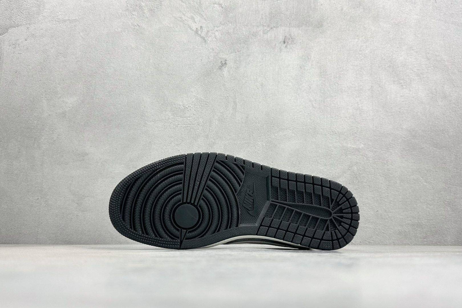 SC版Travis Scott x Jordan 1 Low LV联名-白灰格纹 倒勾低帮板鞋 DZ2688-013 SC版Travis Scott x Jordan 1 Low LV联名-白灰格纹 倒勾低帮板鞋 DZ2688-013