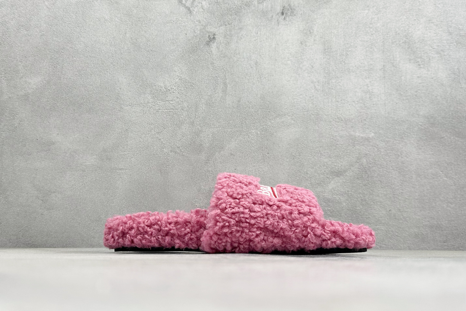 Balenciaga 巴黎世家 Furry 毛毛拖鞋 全鞋全真羊卷毛区别市场任何版本 Balenciaga 巴黎世家 Furry 毛毛拖鞋 全鞋全真羊卷毛区别市场任何版本