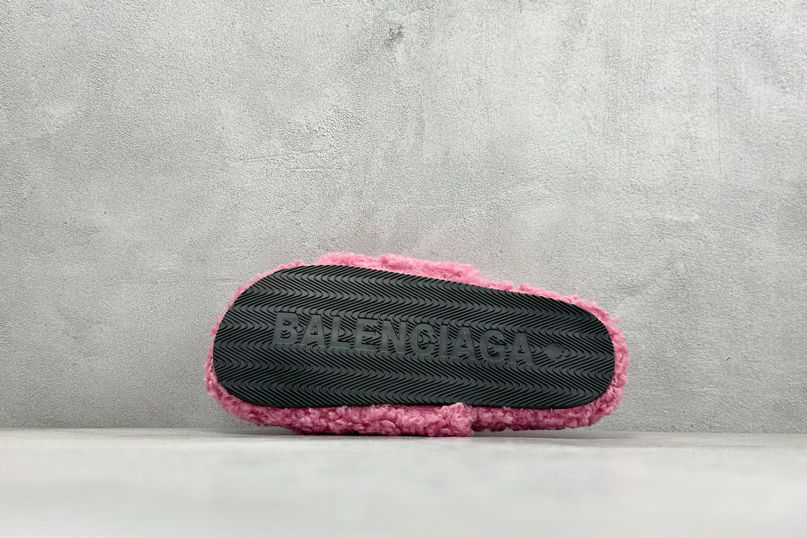 Balenciaga 巴黎世家 Furry 毛毛拖鞋 全鞋全真羊卷毛区别市场任何版本 Balenciaga 巴黎世家 Furry 毛毛拖鞋 全鞋全真羊卷毛区别市场任何版本