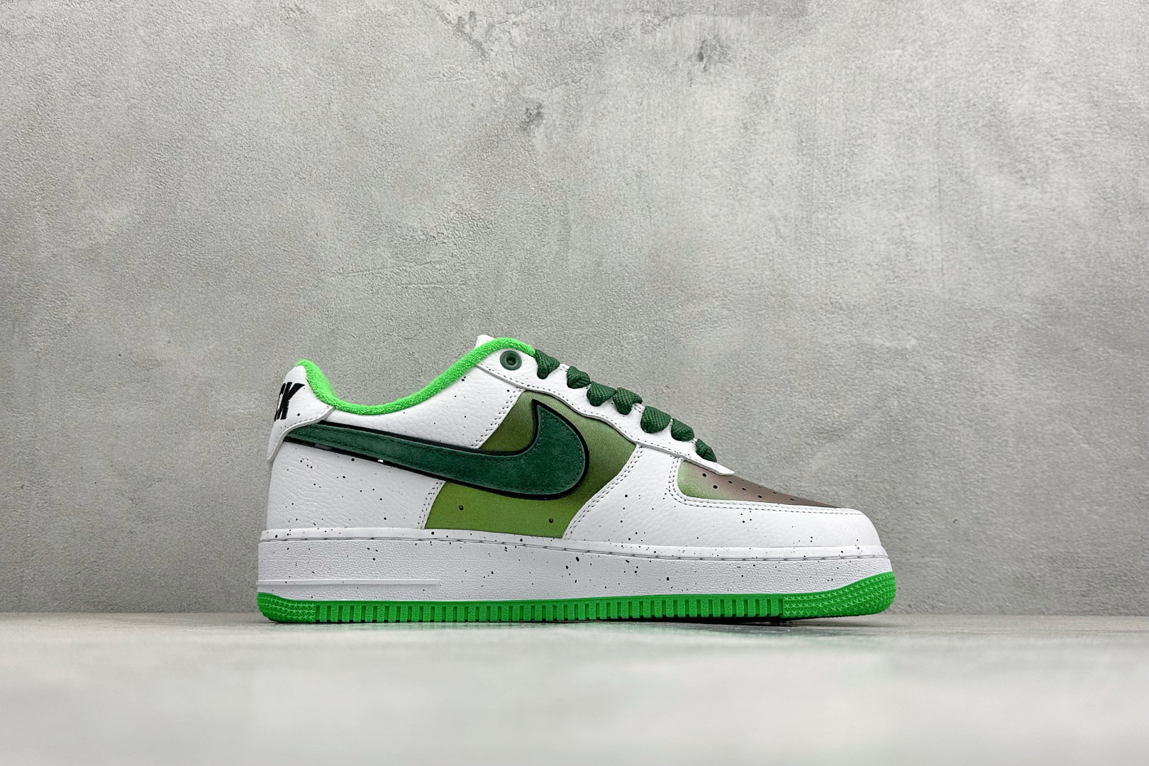S2版OAF x Nike Air Force 1'07 Low Egg 联名款 空军一号低帮休闲板鞋 IU7613-100 S2版OAF x Nike Air Force 1'07 Low Egg 联名款 空军一号低帮休闲板鞋 IU7613-100
