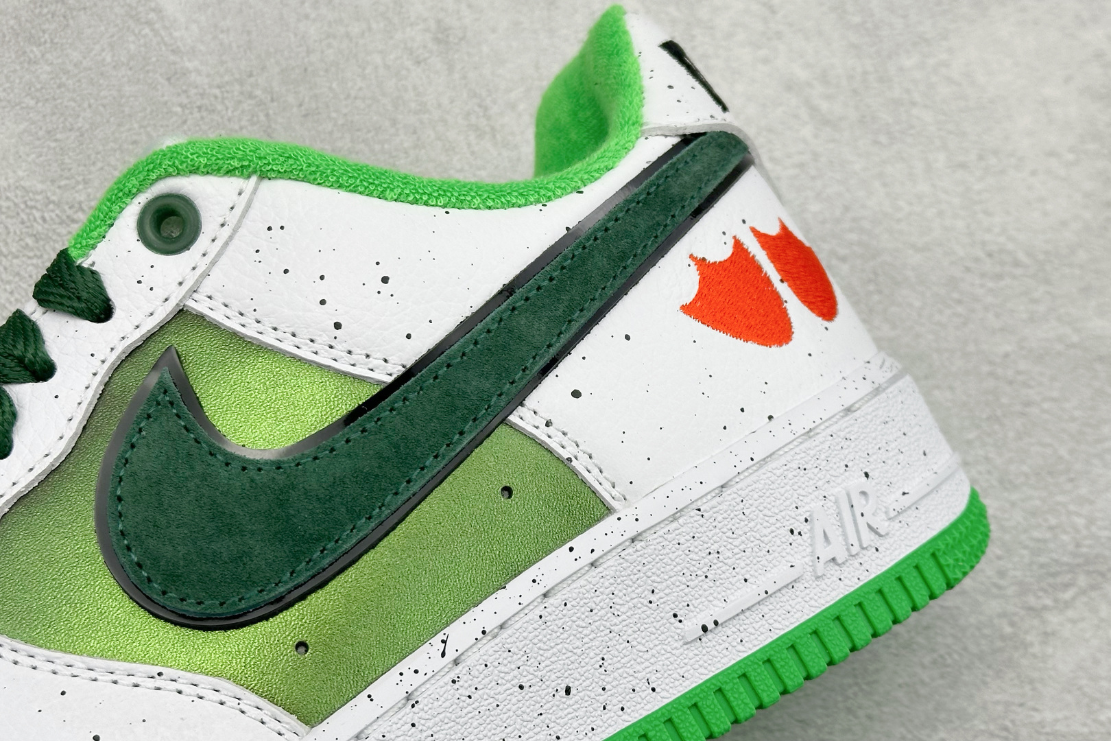 S2版OAF x Nike Air Force 1'07 Low Egg 联名款 空军一号低帮休闲板鞋 IU7613-100 S2版OAF x Nike Air Force 1'07 Low Egg 联名款 空军一号低帮休闲板鞋 IU7613-100