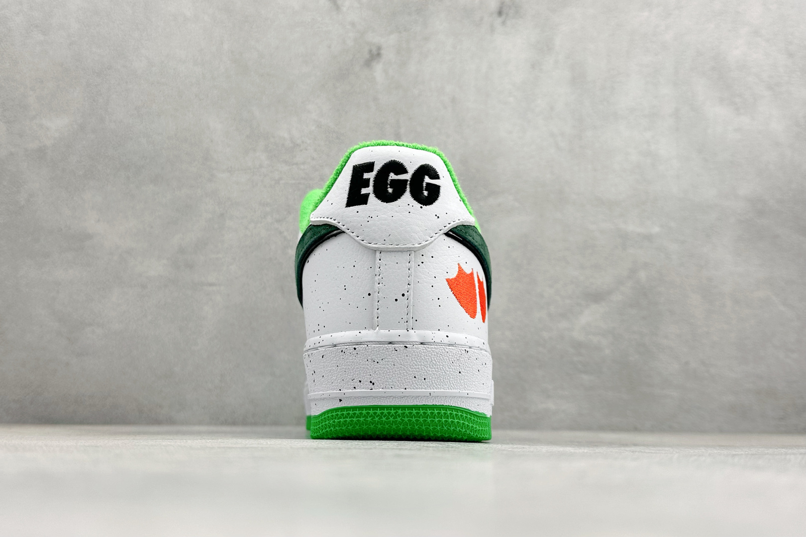 S2版OAF x Nike Air Force 1'07 Low Egg 联名款 空军一号低帮休闲板鞋 IU7613-100 S2版OAF x Nike Air Force 1'07 Low Egg 联名款 空军一号低帮休闲板鞋 IU7613-100