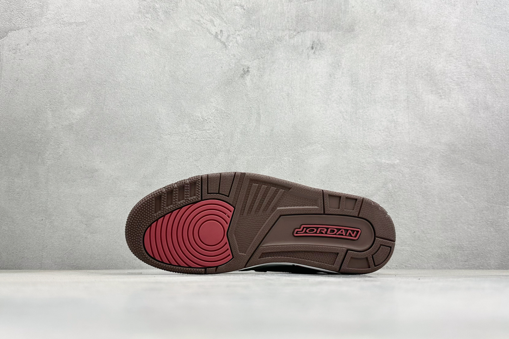 最强312 Air Jordan Legacy 312 Low 有着交错结合的设计 IQ9783-121 最强312 Air Jordan Legacy 312 Low 有着交错结合的设计 IQ9783-121