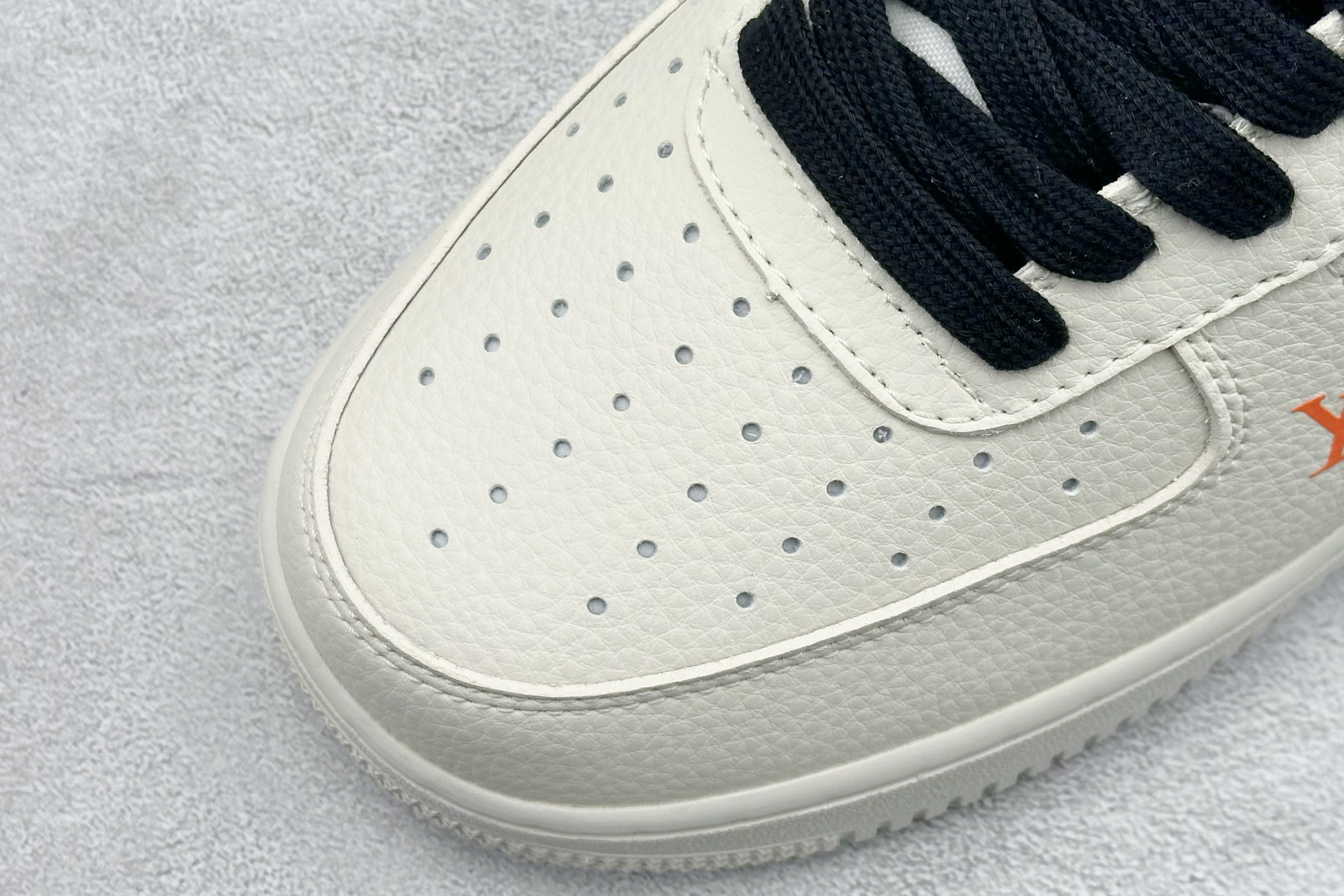 SC版Nike Air Force 1'07 Low 联名马年限定 彩色拼接丝绸 空军一号低帮休闲板鞋 FV3694-100 SC版Nike Air Force 1'07 Low 联名马年限定 彩色拼接丝绸 空军一号低帮休闲板鞋 FV3694-100