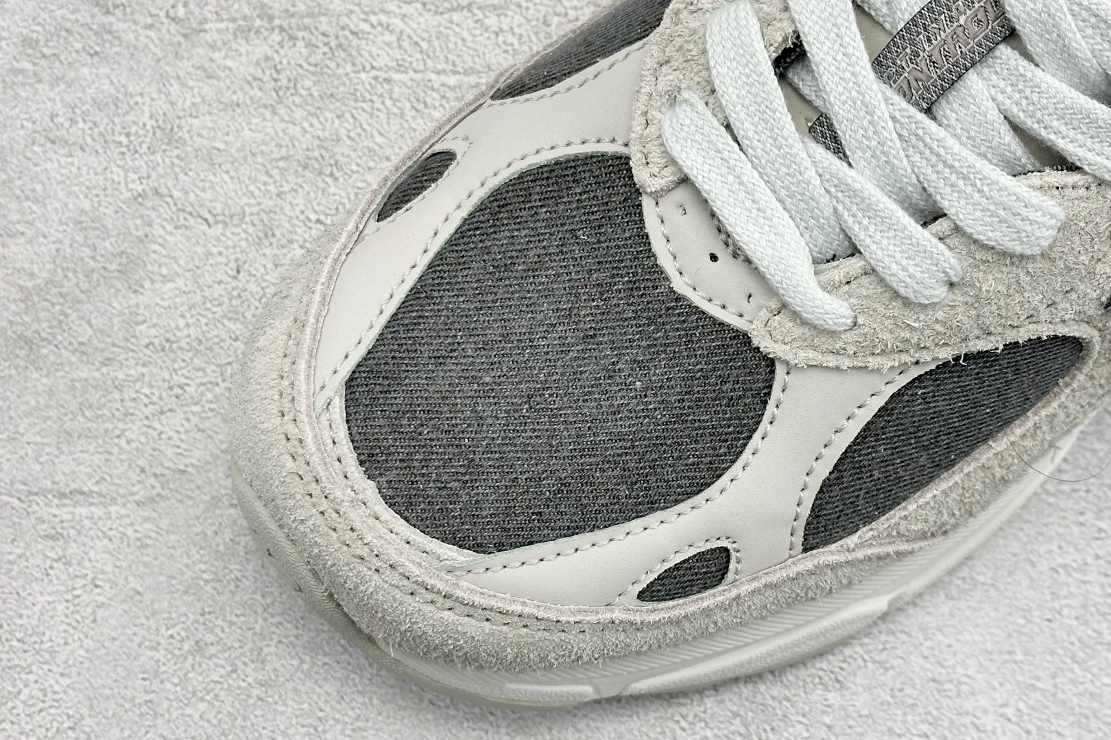 DS版New Balance 新百伦 990V3系列联名款复古休闲跑步鞋 M990LV3 DS版New Balance 新百伦 990V3系列联名款复古休闲跑步鞋 M990LV3