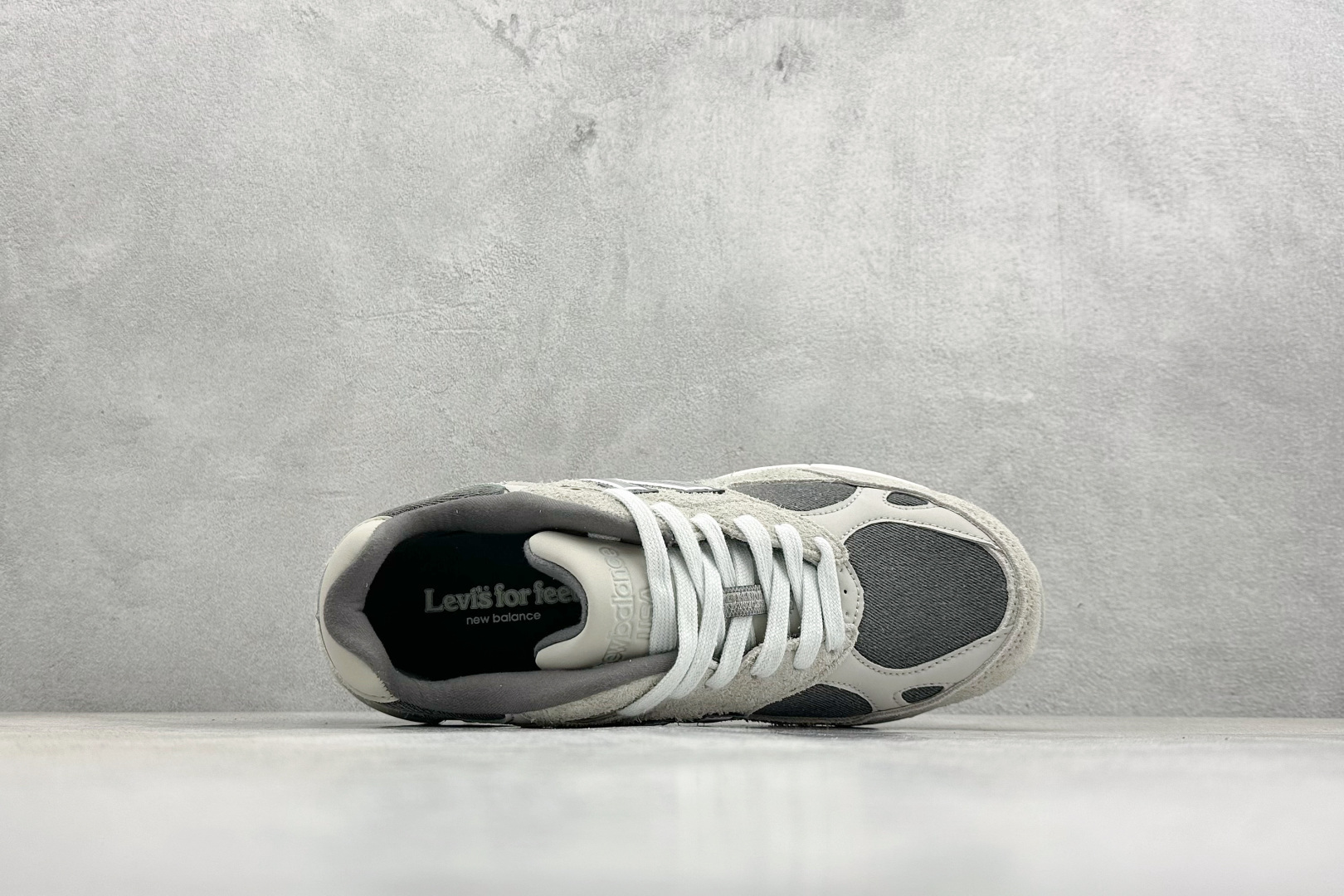 DS版New Balance 新百伦 990V3系列联名款复古休闲跑步鞋 M990LV3 DS版New Balance 新百伦 990V3系列联名款复古休闲跑步鞋 M990LV3
