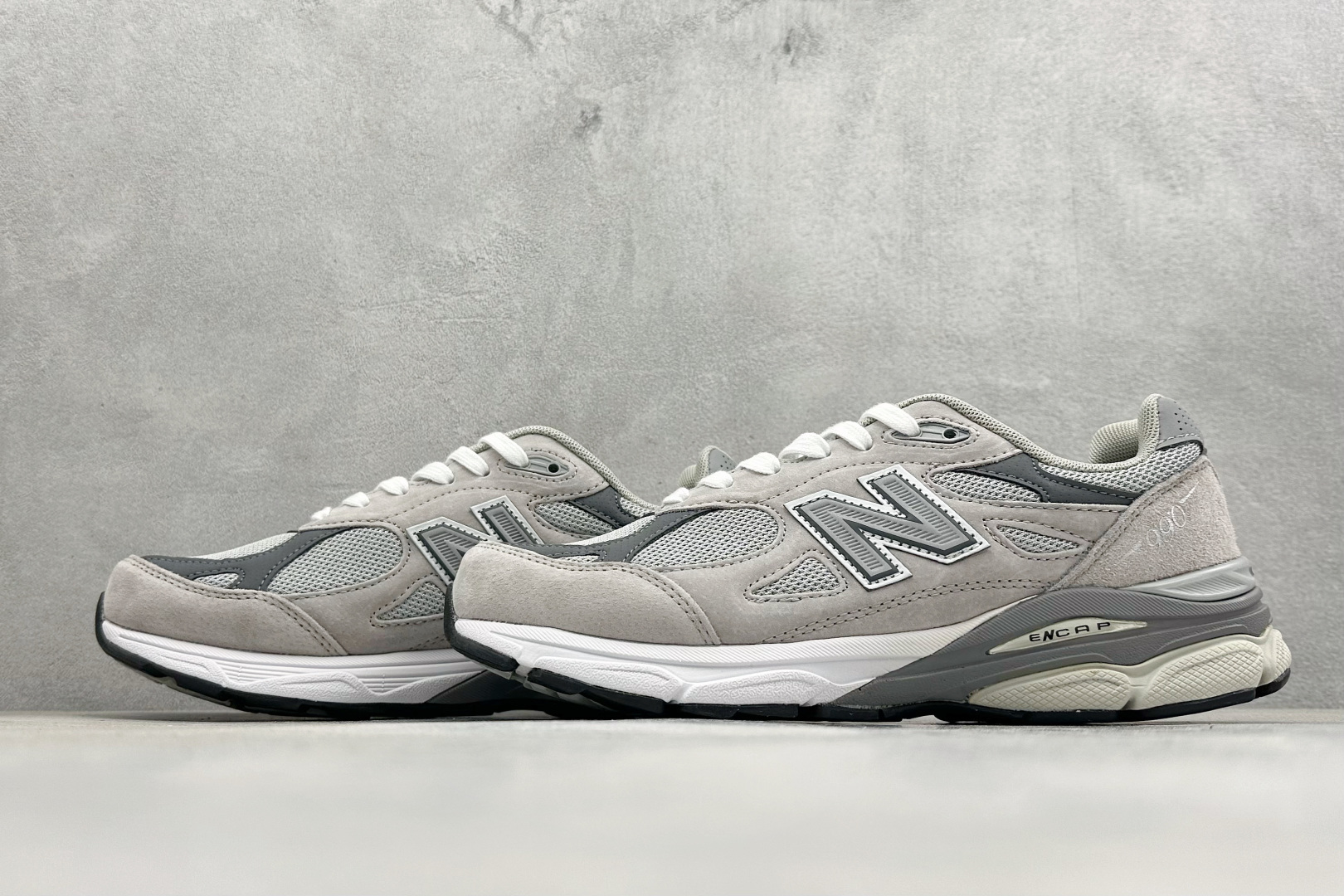 DS版New Balance 新百伦 990V3系列联名款复古休闲跑步鞋 M990GY3 DS版New Balance 新百伦 990V3系列联名款复古休闲跑步鞋 M990GY3