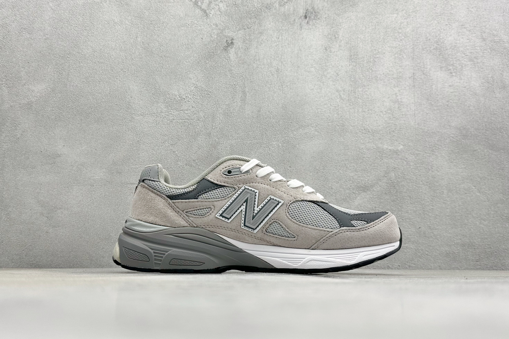 DS版New Balance 新百伦 990V3系列联名款复古休闲跑步鞋 M990GY3 DS版New Balance 新百伦 990V3系列联名款复古休闲跑步鞋 M990GY3