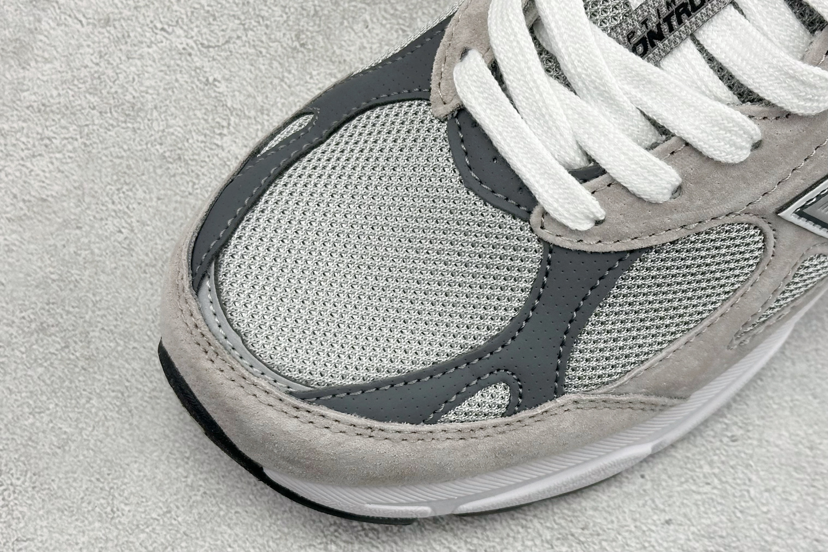 DS版New Balance 新百伦 990V3系列联名款复古休闲跑步鞋 M990GY3 DS版New Balance 新百伦 990V3系列联名款复古休闲跑步鞋 M990GY3