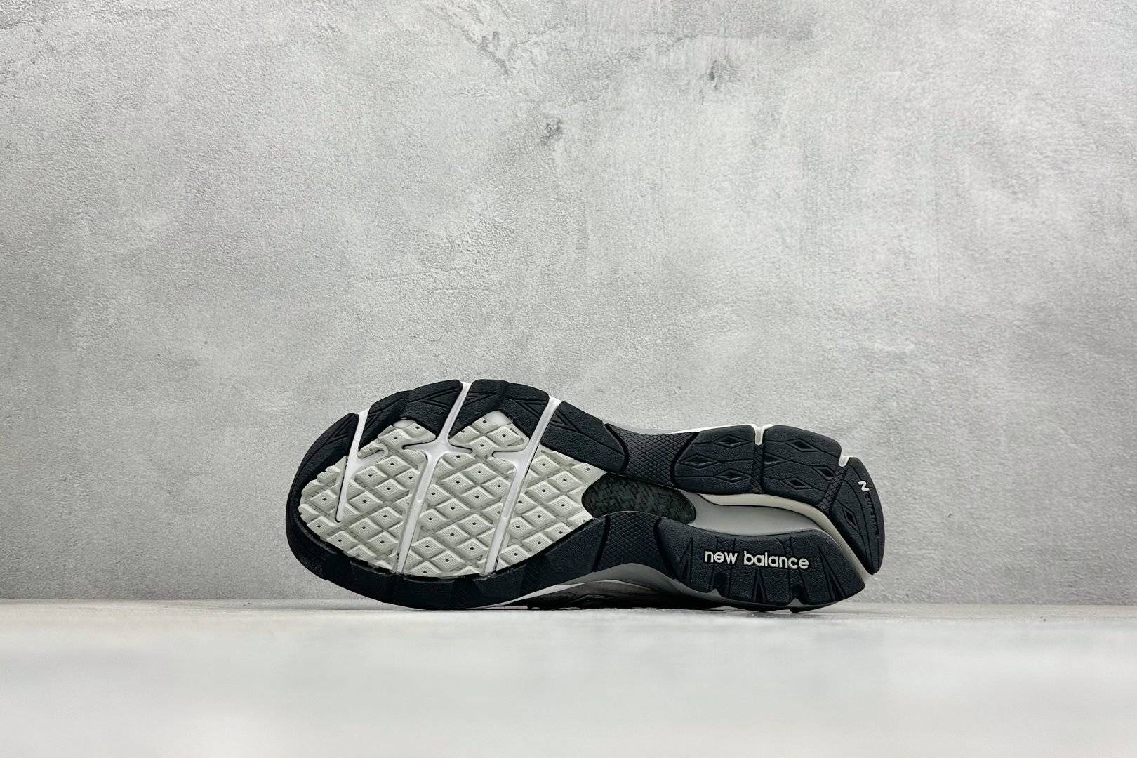 DS版New Balance 新百伦 990V3系列联名款复古休闲跑步鞋 M990GY3 DS版New Balance 新百伦 990V3系列联名款复古休闲跑步鞋 M990GY3
