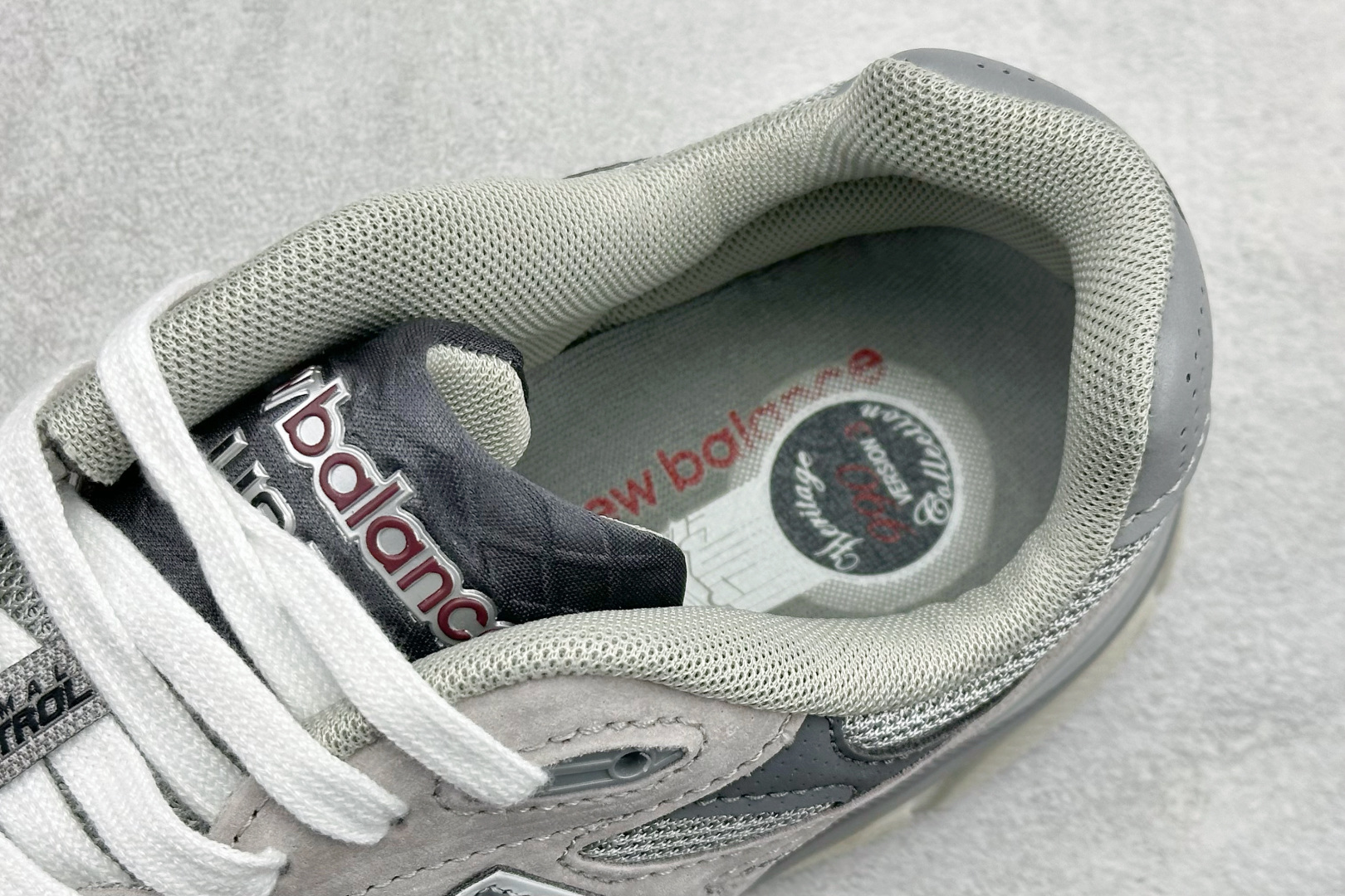 DS版New Balance 新百伦 990V3系列联名款复古休闲跑步鞋 M990GY3 DS版New Balance 新百伦 990V3系列联名款复古休闲跑步鞋 M990GY3