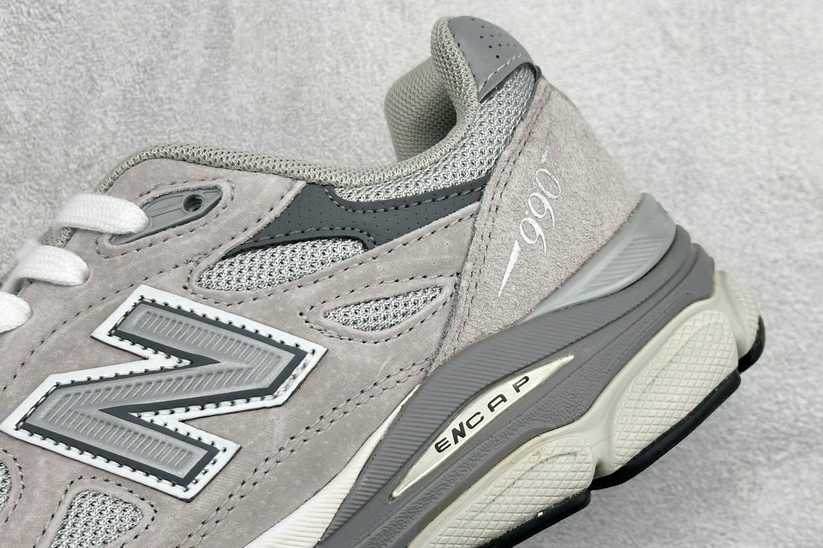 DS版New Balance 新百伦 990V3系列联名款复古休闲跑步鞋 M990GY3 DS版New Balance 新百伦 990V3系列联名款复古休闲跑步鞋 M990GY3