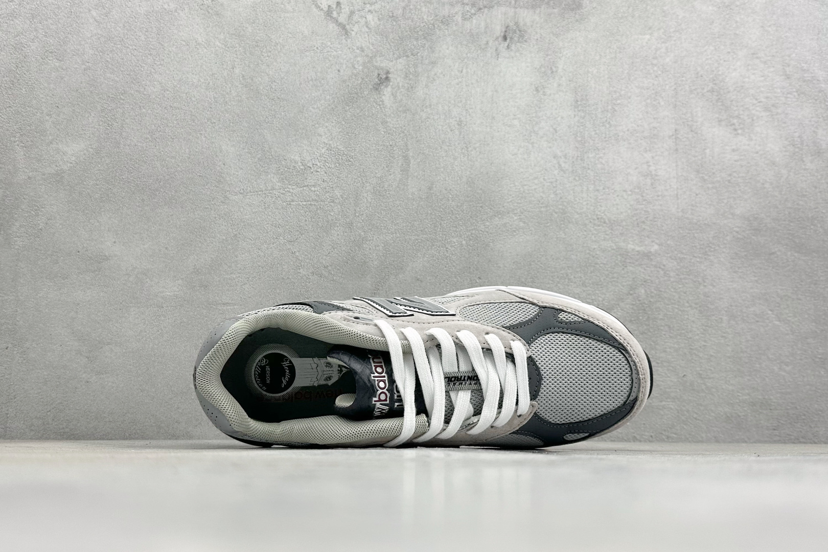 DS版New Balance 新百伦 990V3系列联名款复古休闲跑步鞋 M990GY3 DS版New Balance 新百伦 990V3系列联名款复古休闲跑步鞋 M990GY3