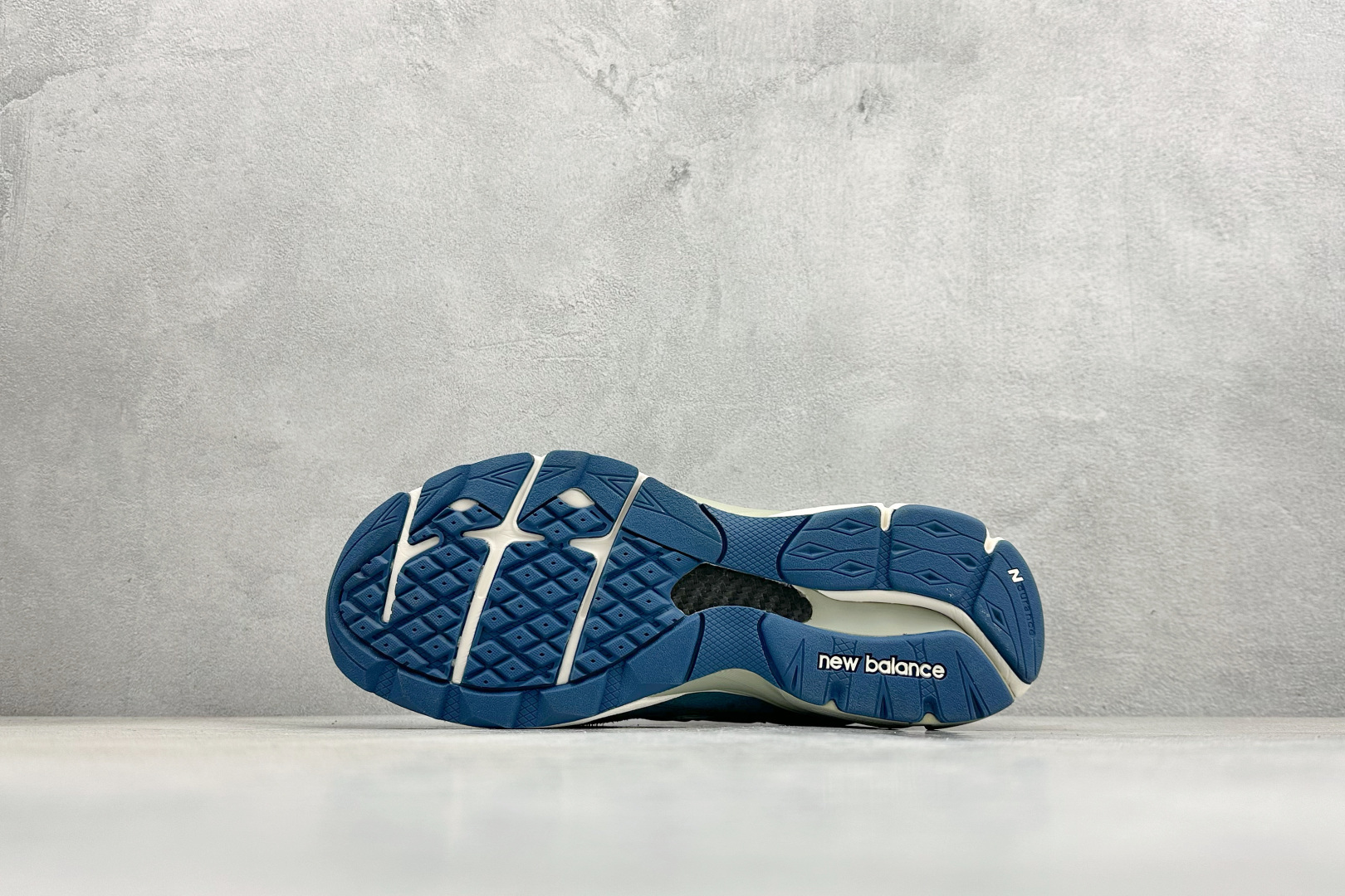 DS版New Balance 新百伦 990V3系列联名款复古休闲跑步鞋 M990LI3 DS版New Balance 新百伦 990V3系列联名款复古休闲跑步鞋 M990LI3
