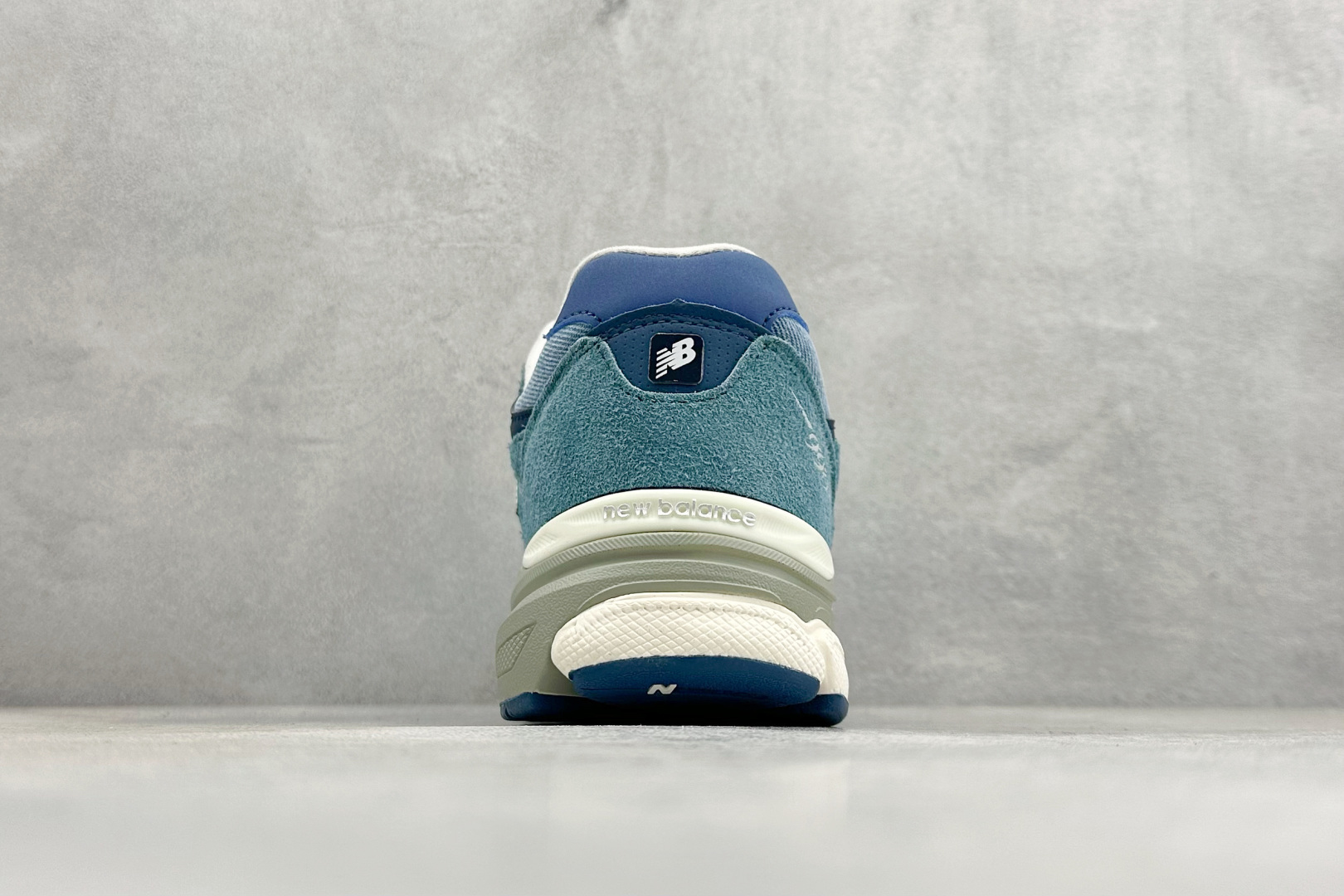 DS版New Balance 新百伦 990V3系列联名款复古休闲跑步鞋 M990LI3 DS版New Balance 新百伦 990V3系列联名款复古休闲跑步鞋 M990LI3