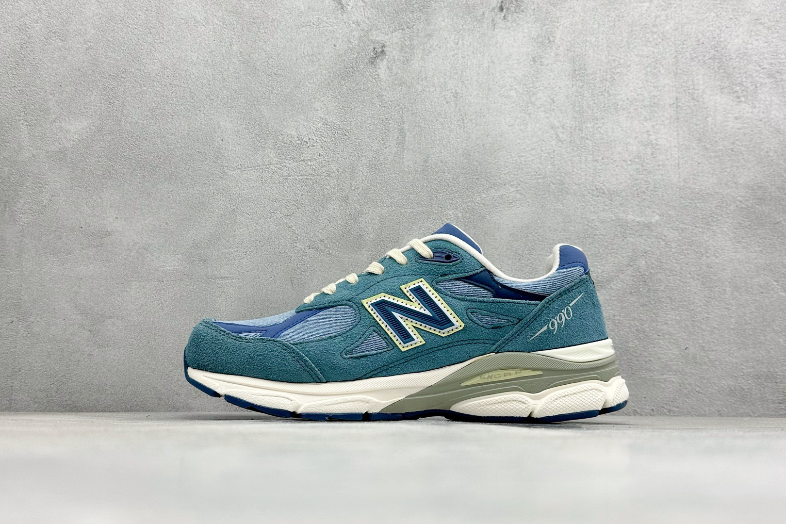 DS版New Balance 新百伦 990V3系列联名款复古休闲跑步鞋 M990LI3 DS版New Balance 新百伦 990V3系列联名款复古休闲跑步鞋 M990LI3