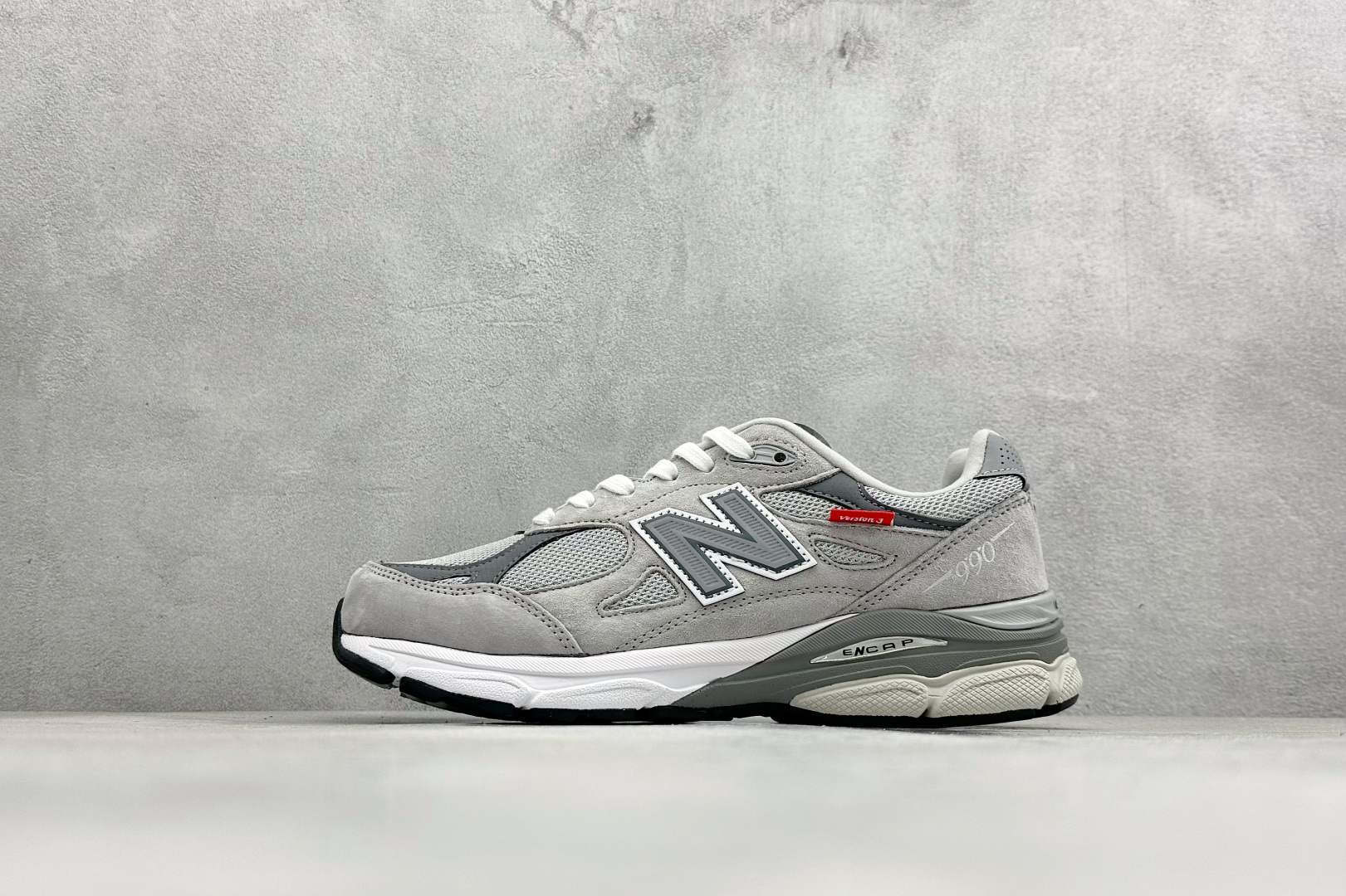 DS版New Balance 新百伦 990V3系列联名款复古休闲跑步鞋 M990VS3 DS版New Balance 新百伦 990V3系列联名款复古休闲跑步鞋 M990VS3