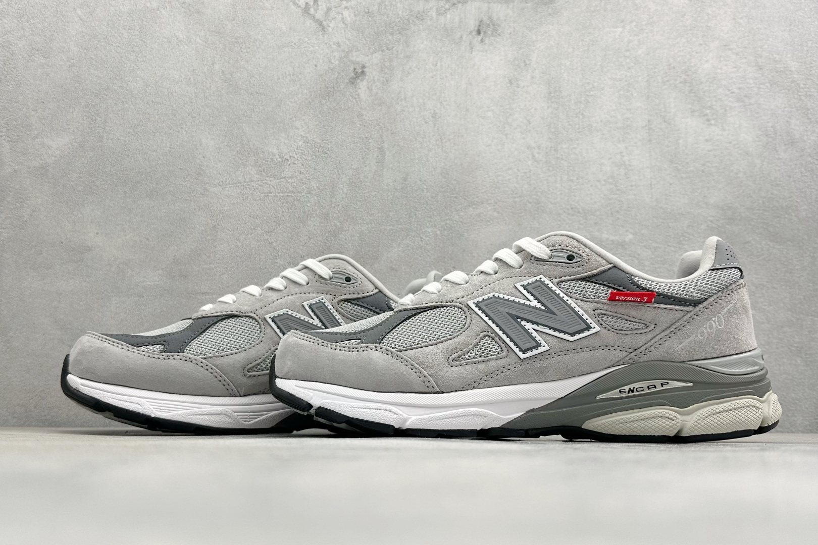 DS版New Balance 新百伦 990V3系列联名款复古休闲跑步鞋 M990VS3 DS版New Balance 新百伦 990V3系列联名款复古休闲跑步鞋 M990VS3