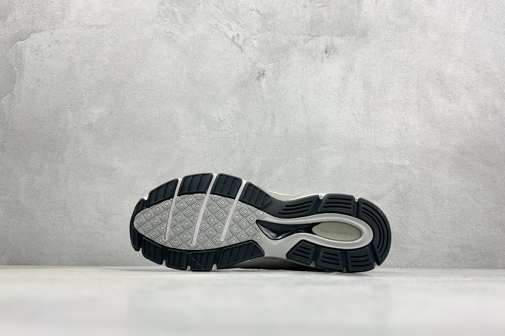 DS版New Balance 新百伦 990V3系列联名款复古休闲跑步鞋 M990GL4 DS版New Balance 新百伦 990V3系列联名款复古休闲跑步鞋 M990GL4