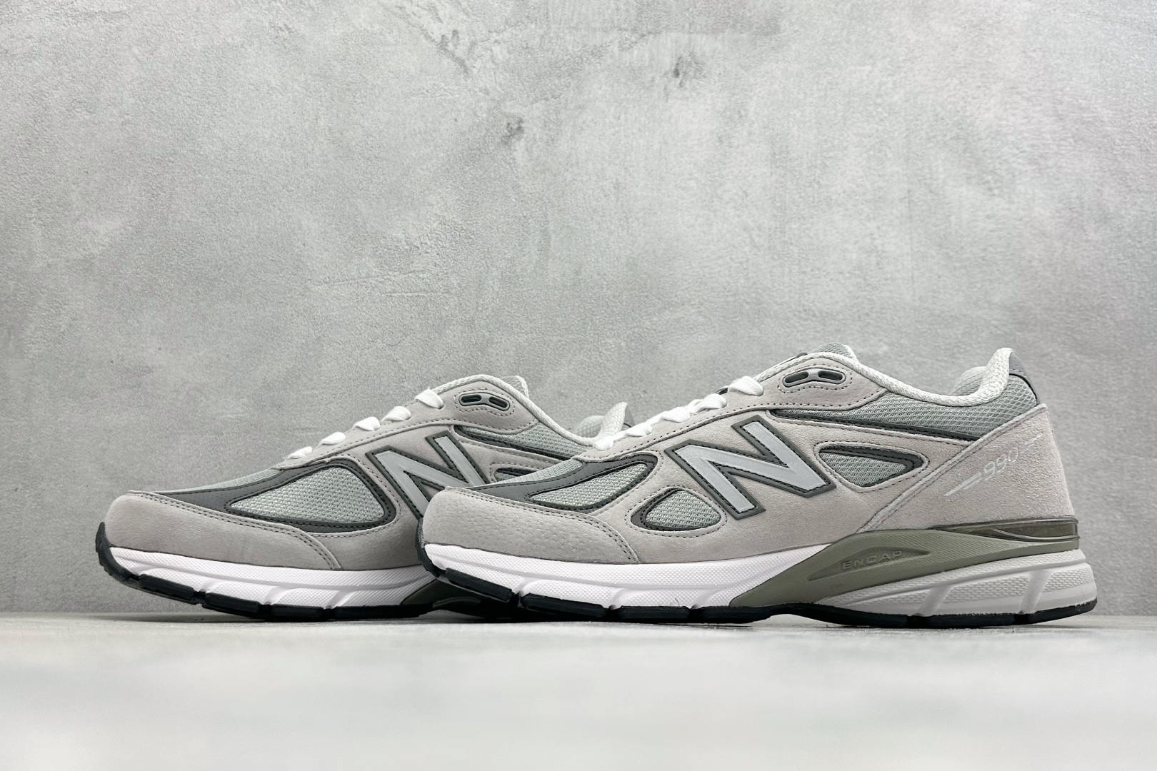 DS版New Balance 新百伦 990V3系列联名款复古休闲跑步鞋 M990GL4 DS版New Balance 新百伦 990V3系列联名款复古休闲跑步鞋 M990GL4