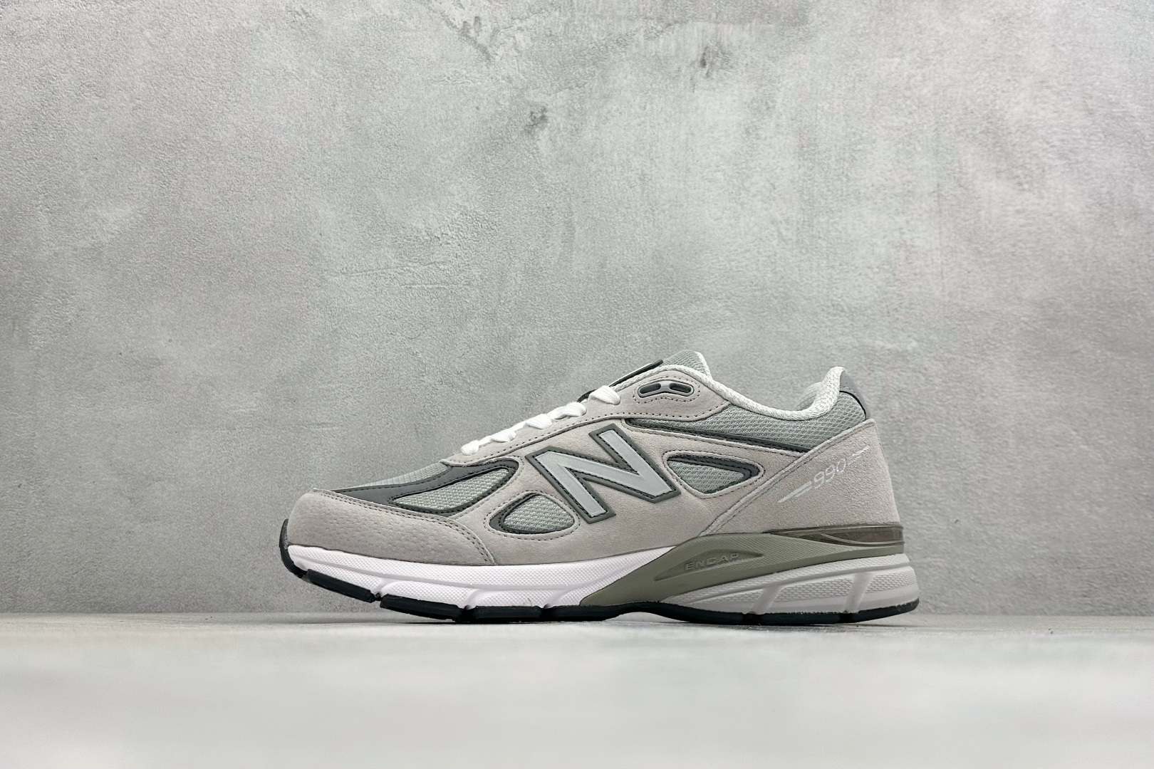 DS版New Balance 新百伦 990V3系列联名款复古休闲跑步鞋 M990GL4 DS版New Balance 新百伦 990V3系列联名款复古休闲跑步鞋 M990GL4