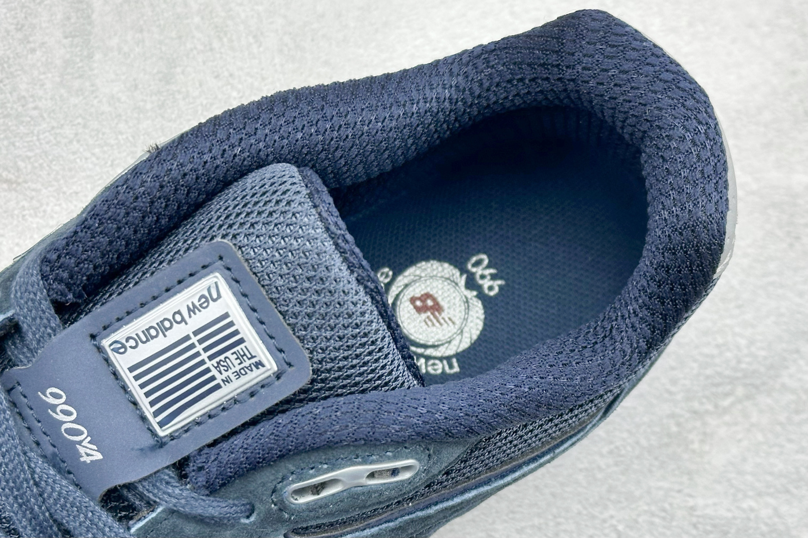DS版New Balance 新百伦 990V3系列联名款复古休闲跑步鞋 M990NV4 DS版New Balance 新百伦 990V3系列联名款复古休闲跑步鞋 M990NV4