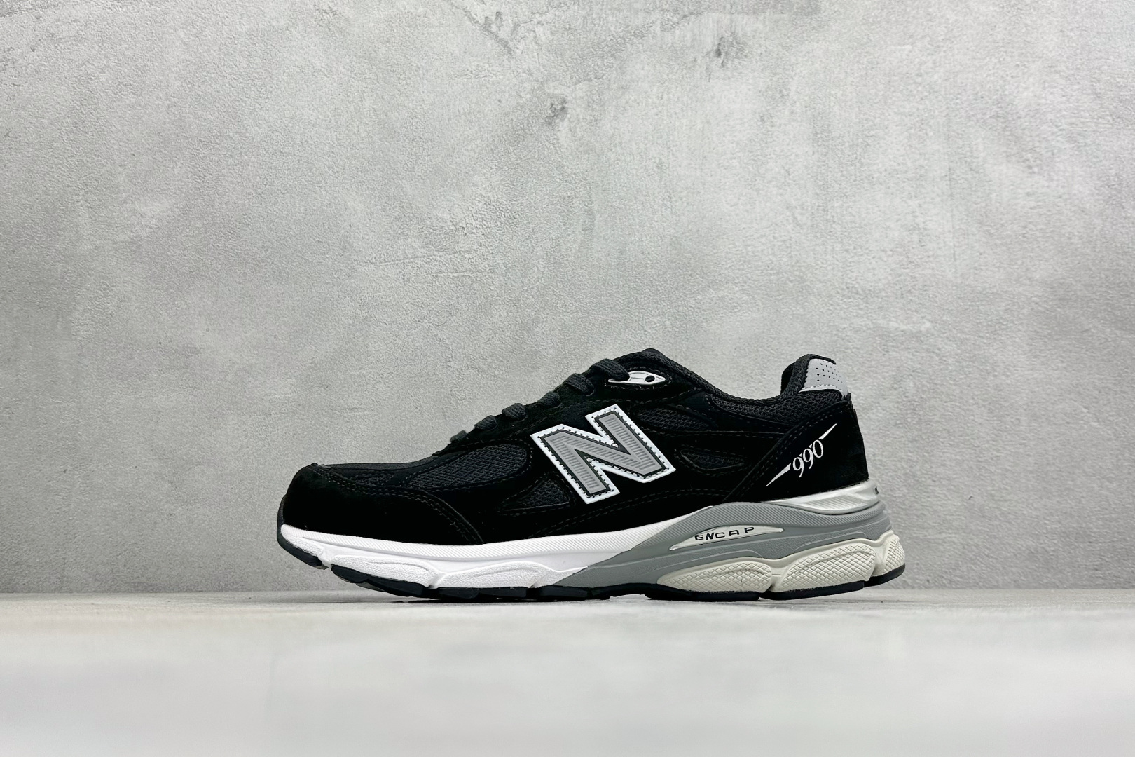 DS版New Balance 新百伦 990V3系列联名款复古休闲跑步鞋 M990GBS3 DS版New Balance 新百伦 990V3系列联名款复古休闲跑步鞋 M990GBS3