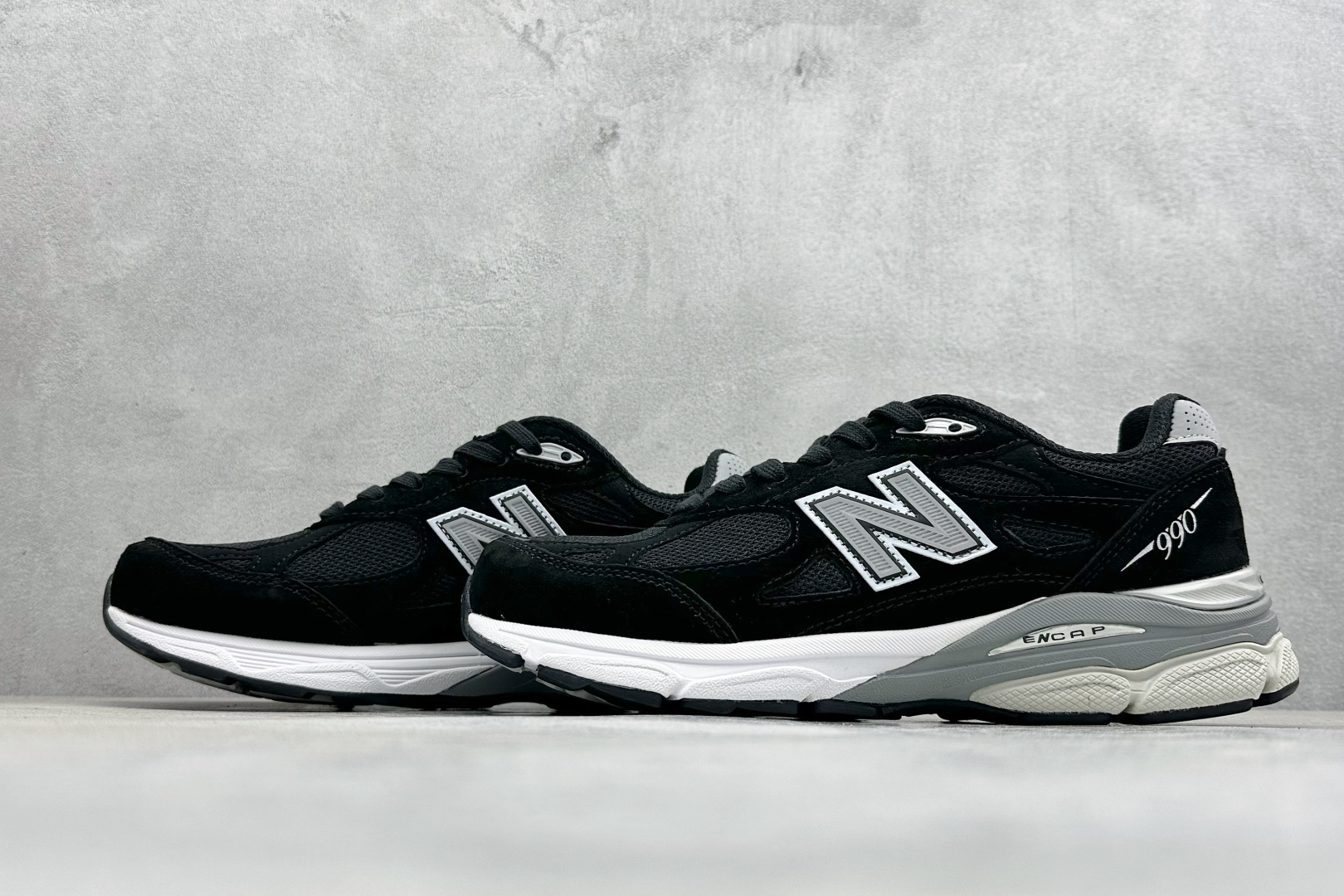 DS版New Balance 新百伦 990V3系列联名款复古休闲跑步鞋 M990GBS3 DS版New Balance 新百伦 990V3系列联名款复古休闲跑步鞋 M990GBS3