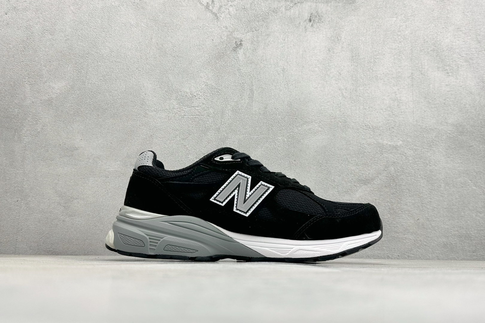 DS版New Balance 新百伦 990V3系列联名款复古休闲跑步鞋 M990GBS3 DS版New Balance 新百伦 990V3系列联名款复古休闲跑步鞋 M990GBS3