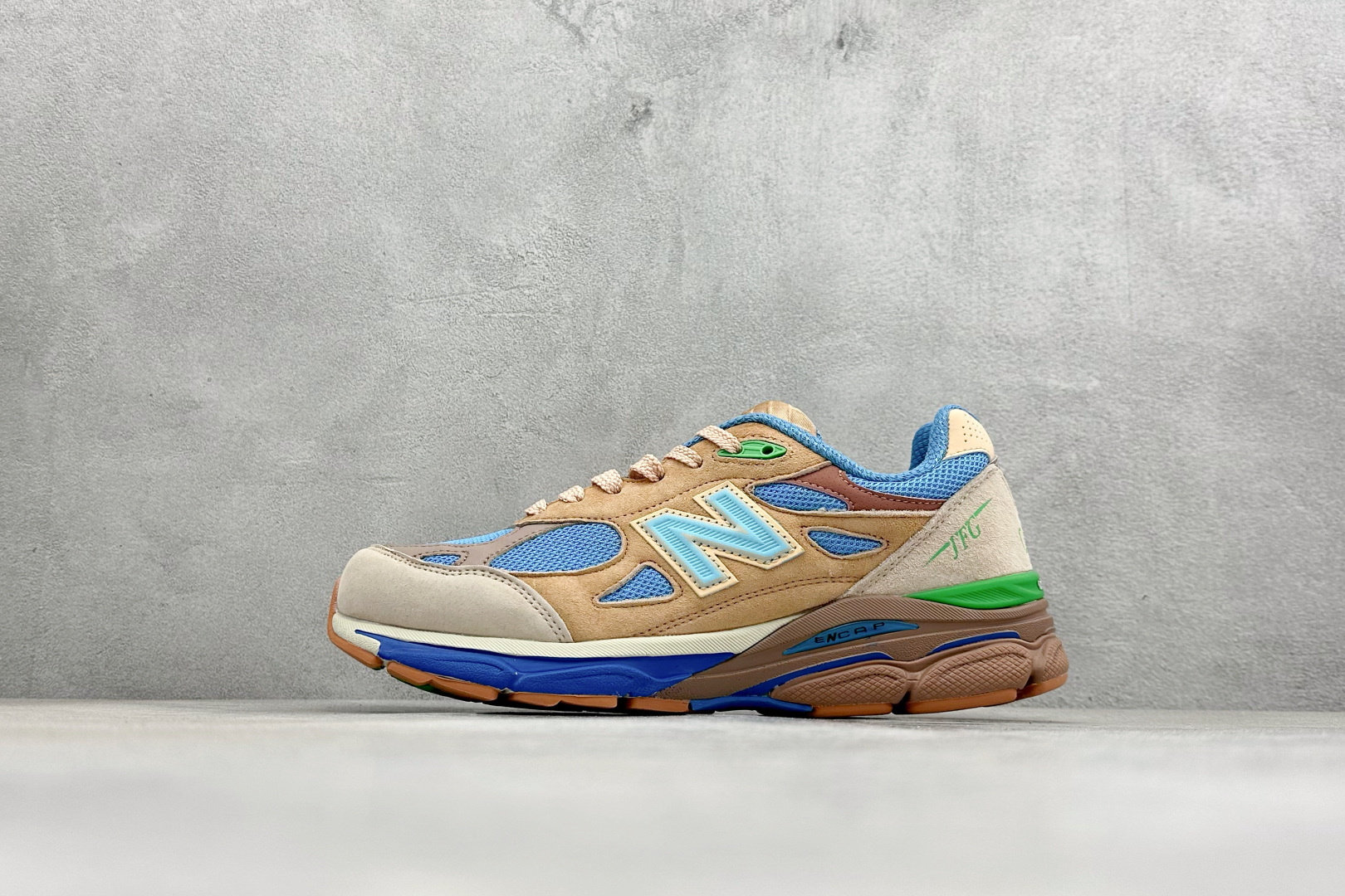 DS版New Balance 新百伦 990V3系列联名款复古休闲跑步鞋 M990JG3 DS版New Balance 新百伦 990V3系列联名款复古休闲跑步鞋 M990JG3