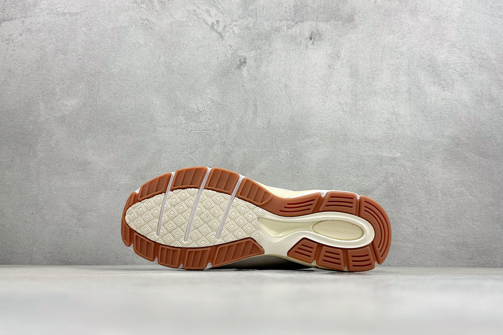 DS版New Balance 新百伦 990V3系列联名款复古休闲跑步鞋 M990AG4 DS版New Balance 新百伦 990V3系列联名款复古休闲跑步鞋 M990AG4