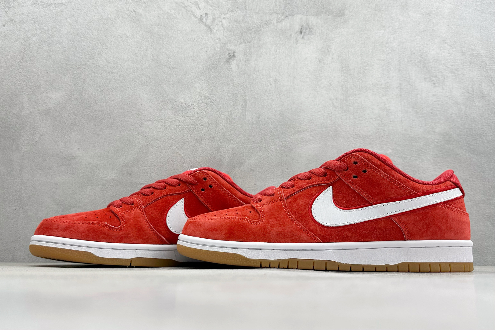 Nike SB Dunk Low 白红 SB低帮休闲板鞋 FZ1287-300 Nike SB Dunk Low 白红 SB低帮休闲板鞋 FZ1287-300