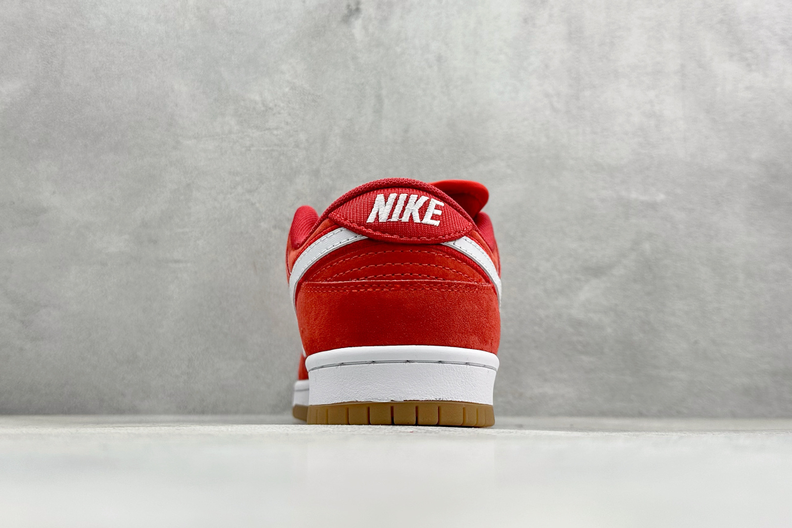 Nike SB Dunk Low 白红 SB低帮休闲板鞋 FZ1287-300 Nike SB Dunk Low 白红 SB低帮休闲板鞋 FZ1287-300