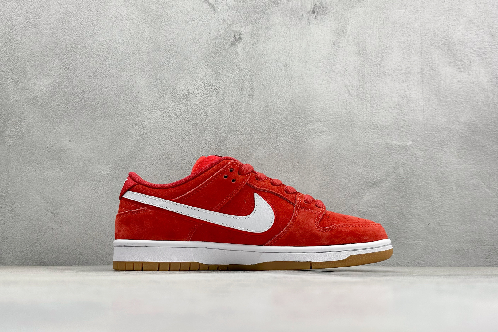 Nike SB Dunk Low 白红 SB低帮休闲板鞋 FZ1287-300 Nike SB Dunk Low 白红 SB低帮休闲板鞋 FZ1287-300