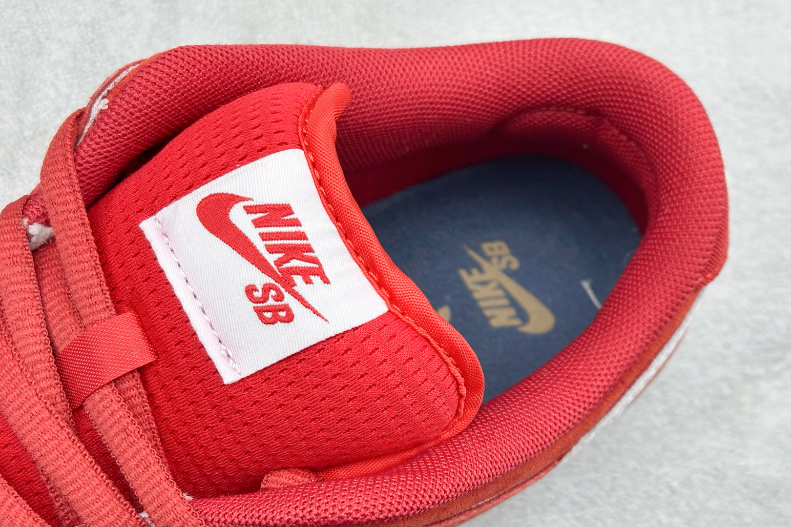 Nike SB Dunk Low 白红 SB低帮休闲板鞋 FZ1287-300 Nike SB Dunk Low 白红 SB低帮休闲板鞋 FZ1287-300