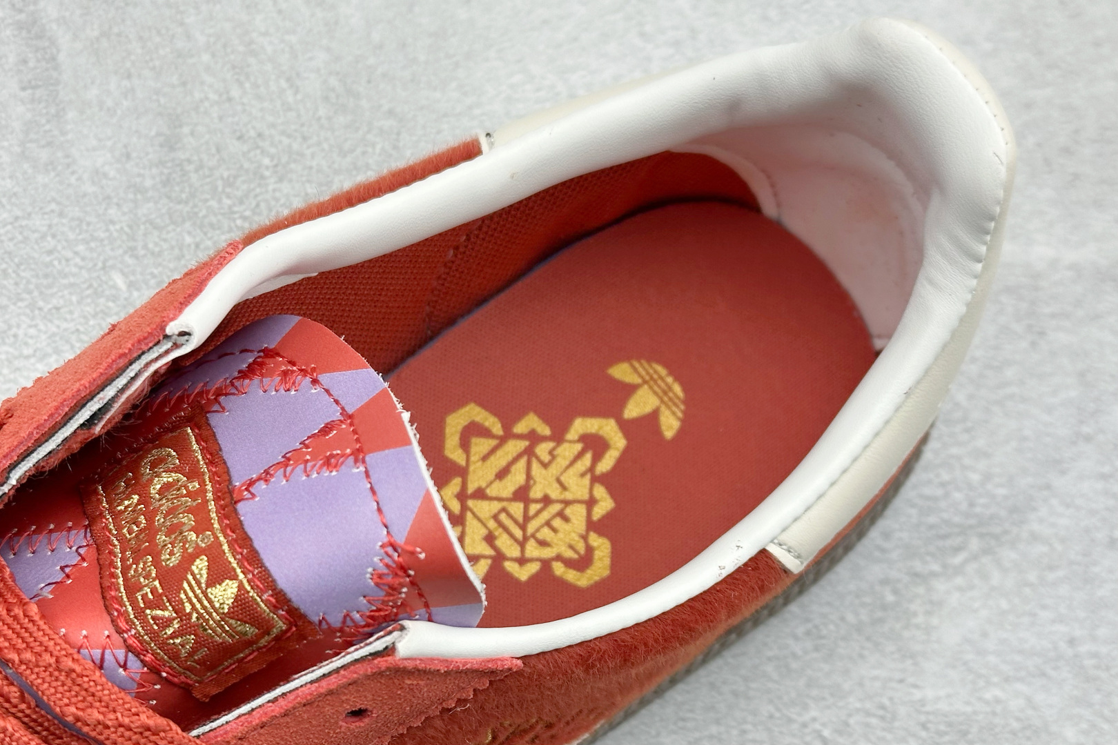 Adidas Handball Spezial 马年限定 阿迪达斯经典复古休闲板鞋 KJ6299 Adidas Handball Spezial 马年限定 阿迪达斯经典复古休闲板鞋 KJ6299